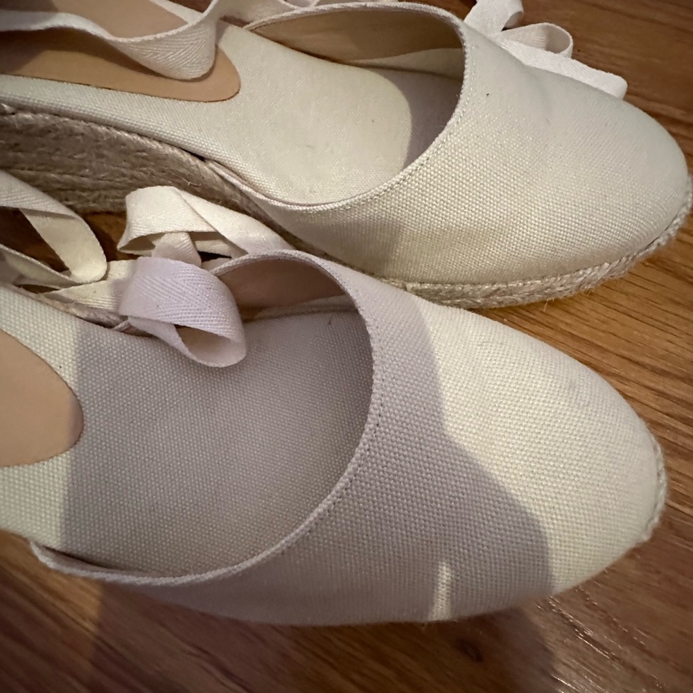Castañer
Carina 80 canvas wedge heels
